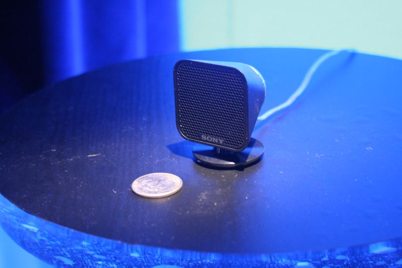 Illustration for article titled Sony Debuts Micro Size DAV-IS10 Home Theater System